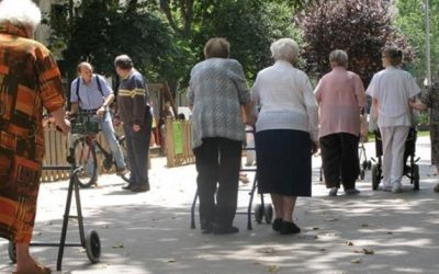 Adultos mayores con movilidad reducida