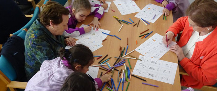 actividades-intergeneracionales-escuelas