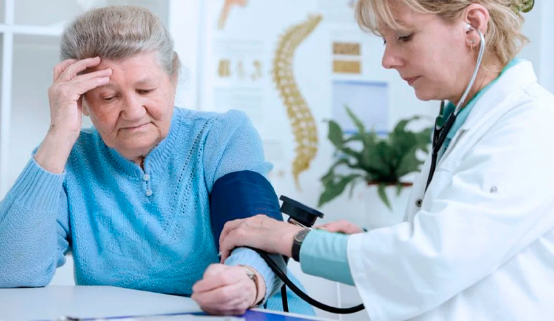 Hipertensión no tratada y su relación con el Alzheimer